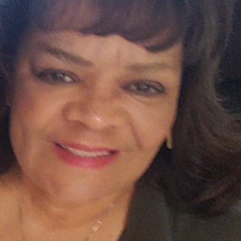 Gloria Johns headshot